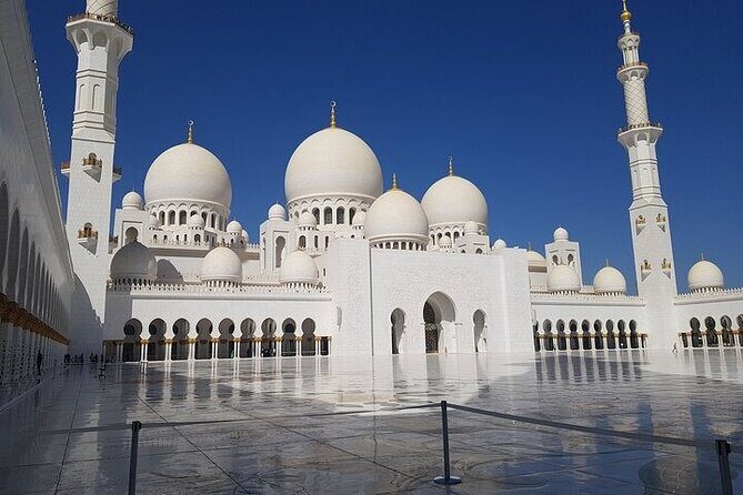 Abu Dhabi Private Tour with Grand Mosque, Emirates Palace & More - Sheikh Zayed Grand Mosque: why this visit is the centerpiece