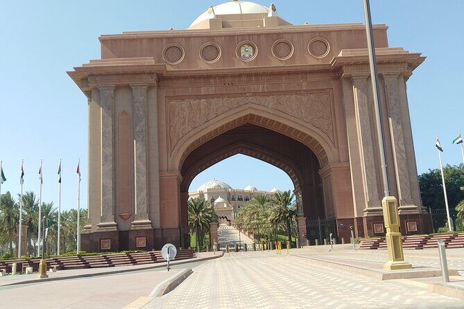Abu Dhabi : Private Tour with professional Driver from Dubai - Private Car From Dubai: The Value in Not Guessing