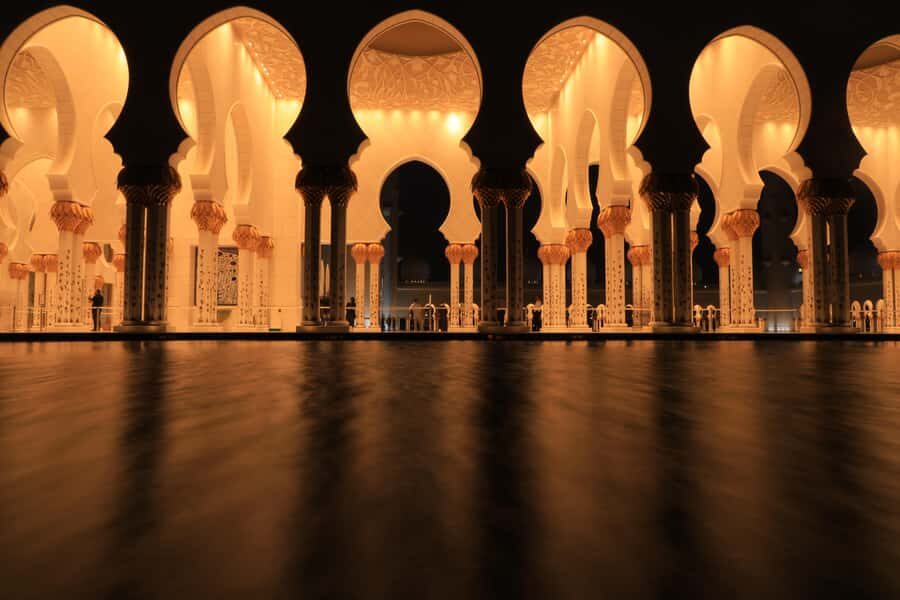 Abu Dhabi: Professional Photoshoot at Sheikh Zayed Mosque - Crowd, rules, and timing: small things that affect your photos a lot
