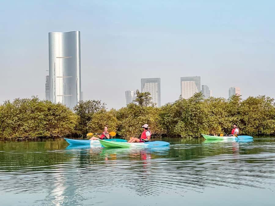 Abu Dhabi: Reem Central Park 2-hour Guided Kayak Tour - Meeting the tour: finding the beach, grabbing your basics