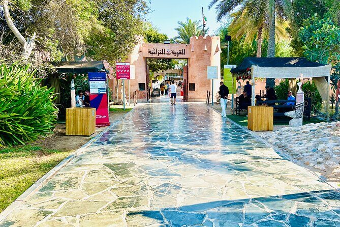 Abu Dhabi Sharing Tour From Dubai - Marina Mall break and time to recharge