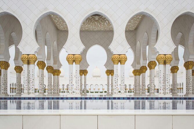 Abu Dhabi Sheikh Zayed Grand Mosque Private Tour - Guides, timing, and how the tour feels in real life