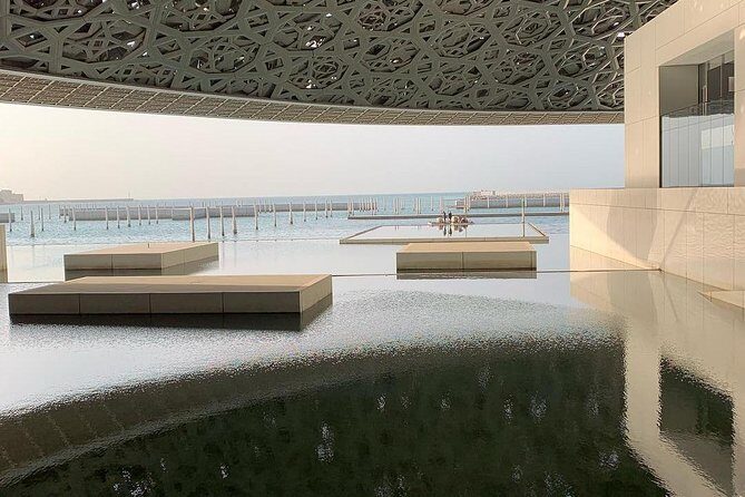 Abu Dhabi Sheikh zayed Mosque with Lunch, Louvre & Qasr Al Watan Palace - Lunch on the tour: buffet ease without derailing the day