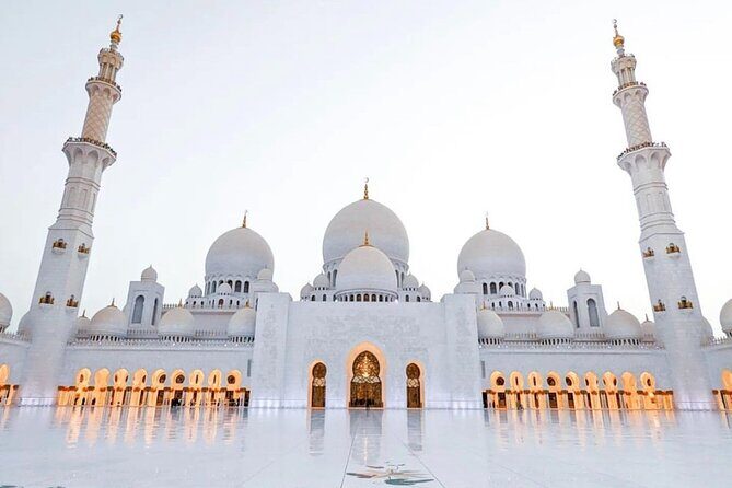 Abu Dhabi Sightseeing City Tour including Grand Mosque - Emirates Palace: where you can go for free—and what stays off-limits