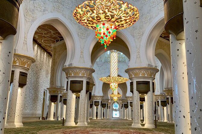 Abu Dhabi Tour From Abu Dhabi - Sheikh Zayed Grand Mosque: give yourself space for awe and photos