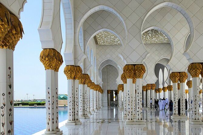 Abu Dhabi Tour from Dubai: Ticket Ferrari world and the Mosque - Etihad Towers and Qasr Al Watan: The Part That Can Vary by How the Day Flows