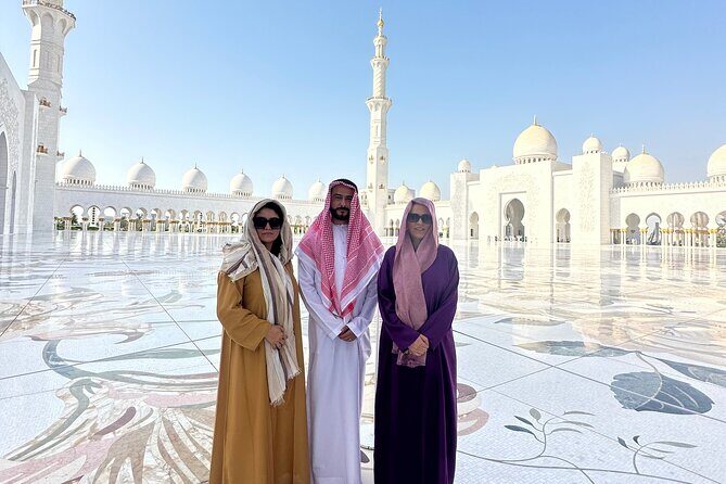 Abu Dhabi Tour with Sheikh Zayed Grand Mosque Visit - Quick hits at Qasr Al Watan and Louvre Abu Dhabi
