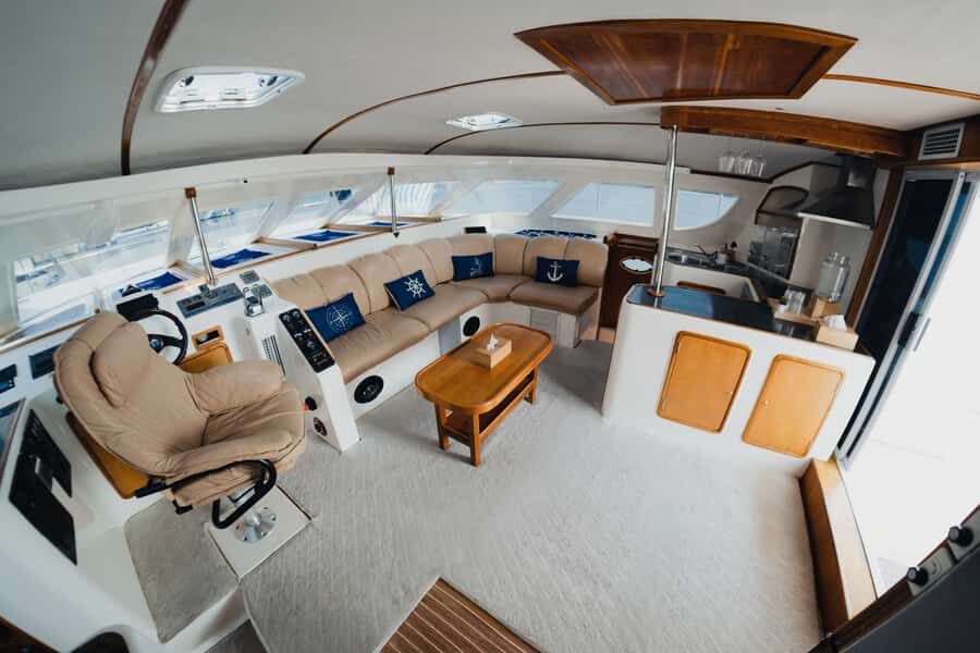 Abu Dhabi Yacht Charter: 2hour trip from 10:00AM to 12:00PM - What you see in Abu Dhabi from the Arabian Gulf