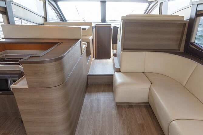 Affordable Yacht Rental Viktoriia from Dubai Marina - Service level: what to love, and what to double-check