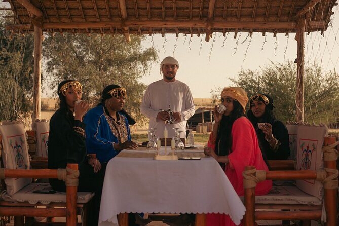 Al Marmoom Oasis Luxury Tent with Bedouin Dinner - Bedouin Dinner and Entertainment: How the Evening Flows