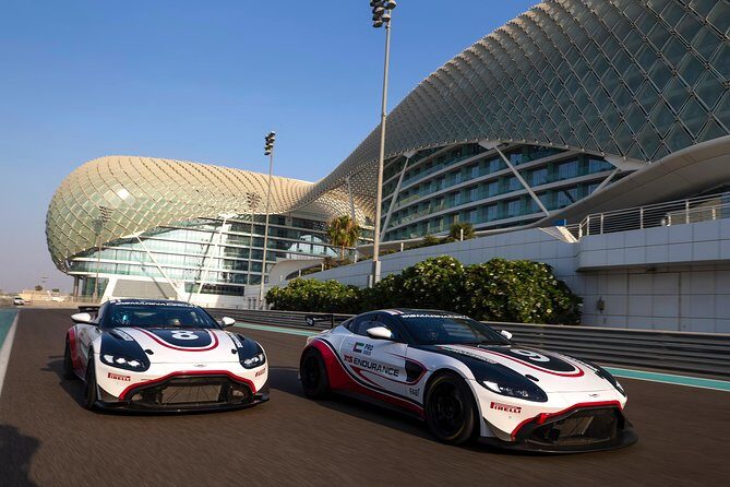 Aston Martin GT4 Driving Experience _ Full - Watching from the sidelines: what your friends get