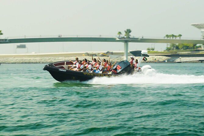 Atlantis 60 Minute Boat Tour - Getting the most from the crew: hearing the story and snagging better angles
