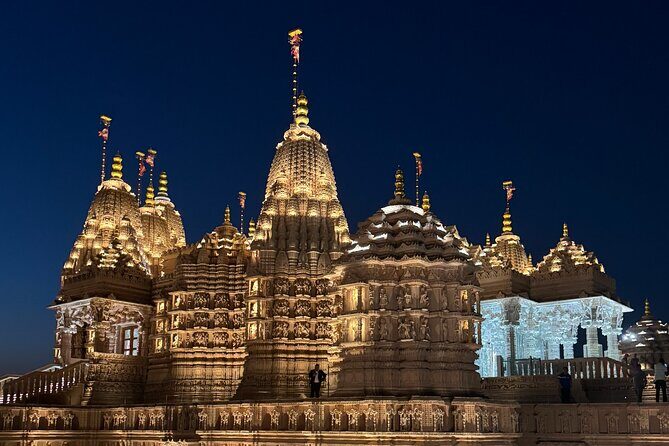BAPS Hindu Temple And Sheikh Zayed Mosque Tour - Sheikh Zayed Grand Mosque Center: 82 Domes and Details You Can See