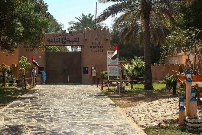 Best Attractions of Abu Dhabi City Day Trip from Dubai - Dates Market and Extra Stops That Break Up the Day