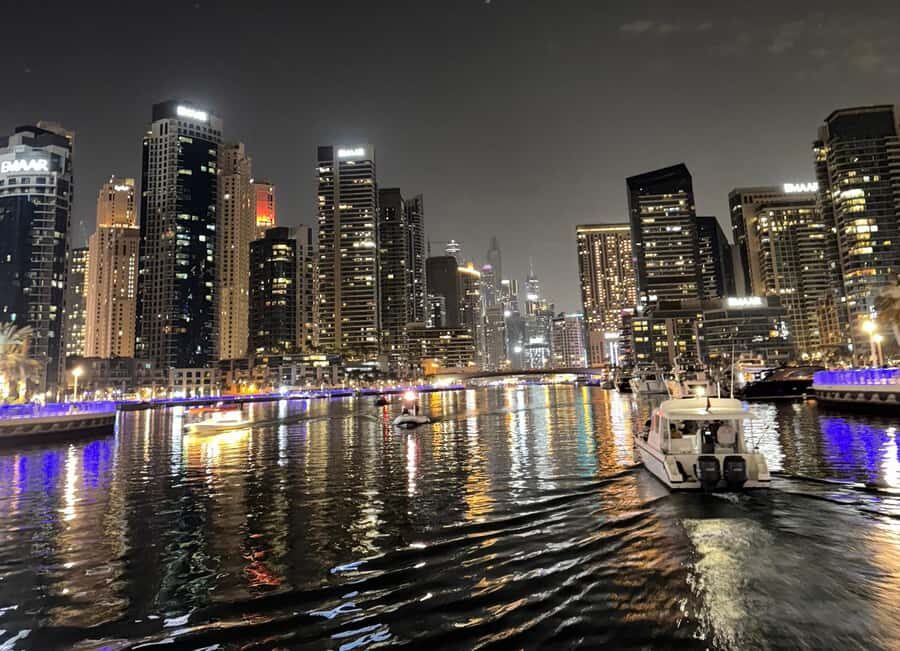 Burj Al Arab: 2-Hour Yacht Tour with BBQ Dinner - Practical tips that make the night go smoother