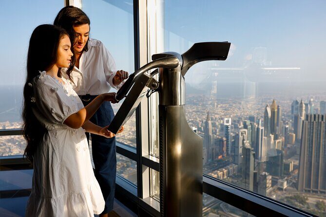Burj Khalifa 125th Floor, Lunch or Dinner at Rooftop Burj Club - Weather and visibility: plan for hazy reality