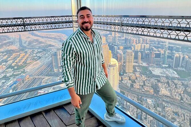Burj Khalifa: At The Top Observation Deck Admission Ticket - Using the high-tech telescopes like a pro