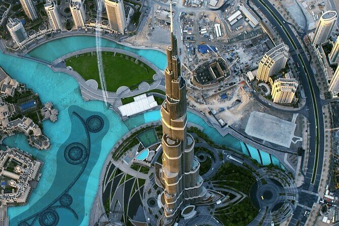 Burj Khalifa Observation Deck Dubai Admission Ticket - Green Screen Photos, VR, and the Glass-Floor Twist