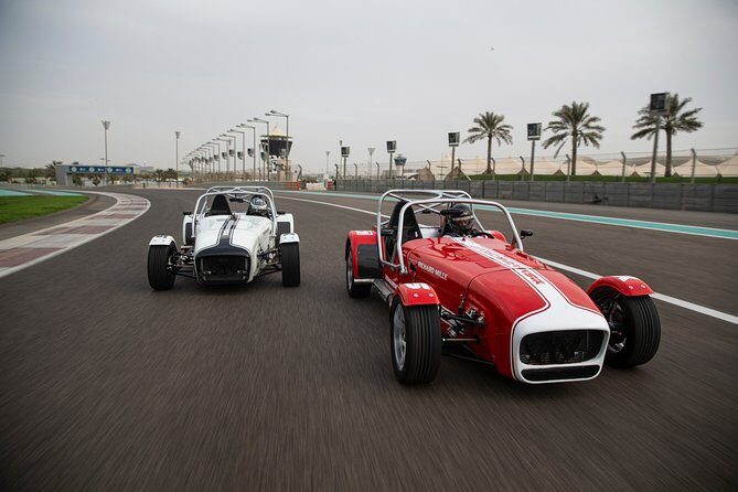 Caterham Seven Driving Experience _ Express - Making the most of only three laps on an F1 circuit