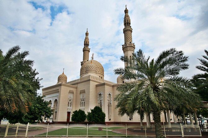 Combo Dubai City Tour and 4X4 Desert Safari with Dinner - Lahbab 4x4 desert safari: dune bashing and sandboarding time