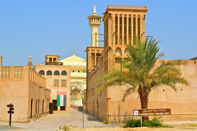 Combo Dubai City Tour and 4X4 Desert Safari with Dinner - Comfort, group size, and what to bring for the sand