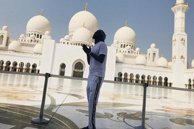 DEAL: Sheikh Zayed Grand Mosque and Dubai Red Dunes with BBQ Dinner - The Timing and Transport That Make This a Real One-Day Combo