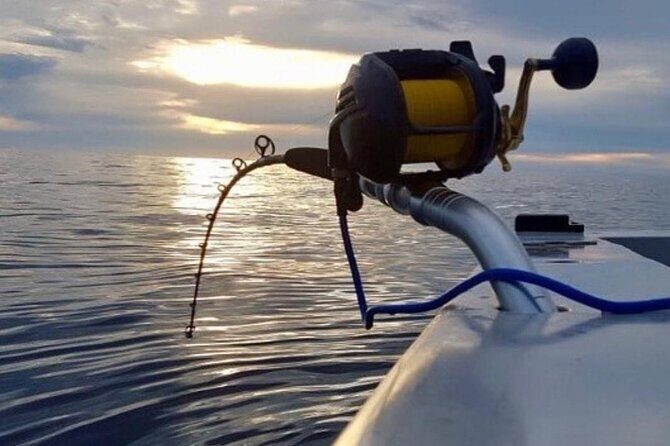 Deep Sea Fishing Dubai - Fishing Trip on Boat - Palm Jumeirah: The Photo Stop That Works With the Fishing
