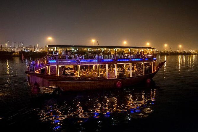 Deira Creek: Dhow Cruise Dinner - Dinner on board: what the buffet is like and how to get the best version