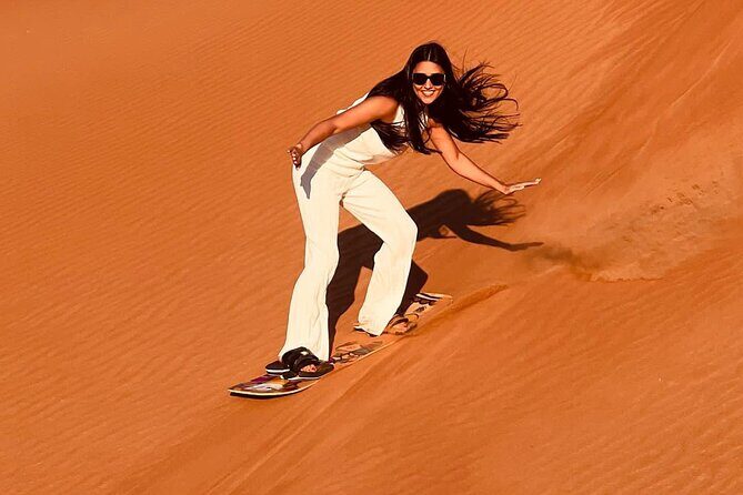 Desert Safari Dubai Red Dunes Safari With Live BBQ Buffet Dinner - 4x4 Dune Bashing in a Land Cruiser: What to Expect