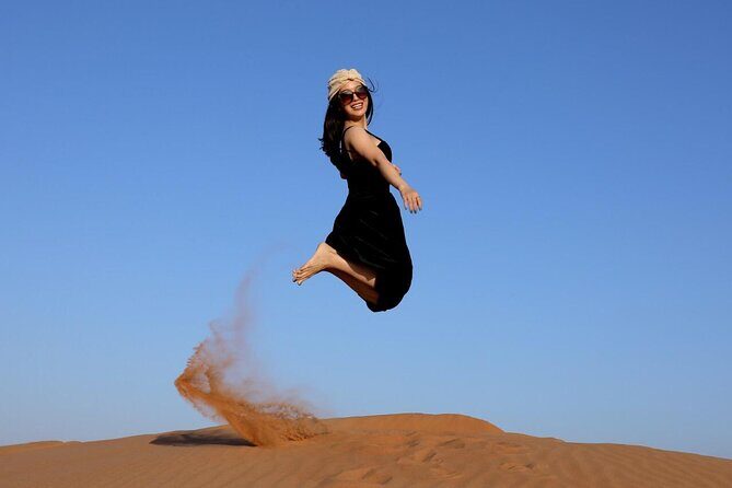 Desert Safari in Dubai - Hotel Pickup and the Land Cruiser Ride: Comfort Before Chaos
