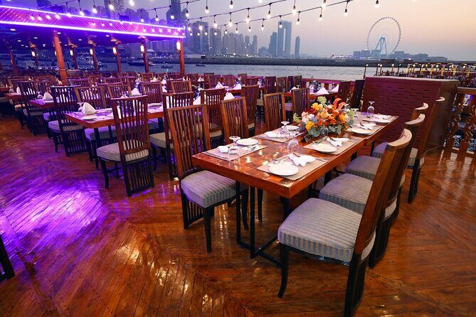 Dhow Cruise Dinner Marina - Dubai Marina at night: why this dhow dinner works