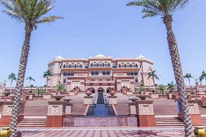 Dining Experience at iconic Emirates Palace Abu Dhabi - Dress code and comfort: small rules that matter