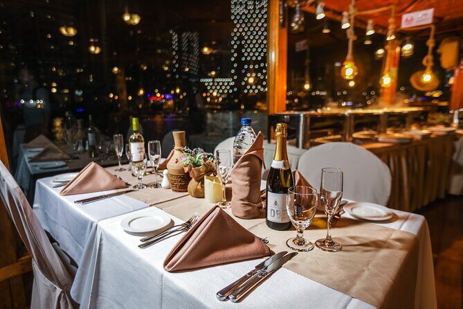 Dinner Cruise in Dubai Marina onboard Alexandra Dhow - Onboard Entertainment: Fun Adds, but Check the Fine Print