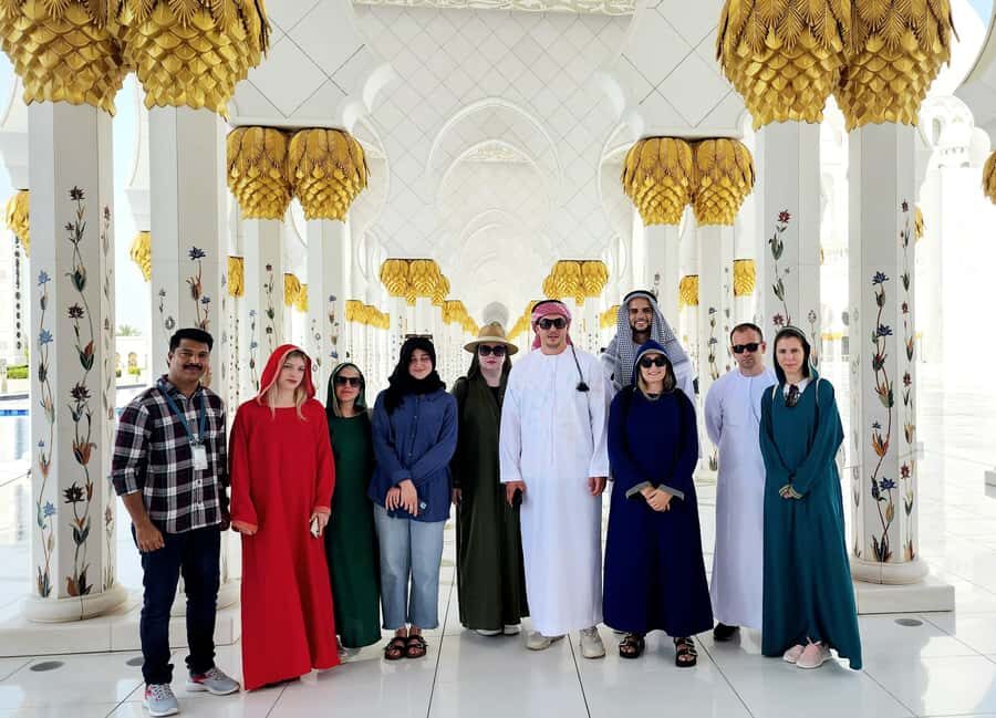 Discover Abu Dhabi: A Full-Day Tour with Lunch - From Dubai to Abu Dhabi: a long day with two very different moods