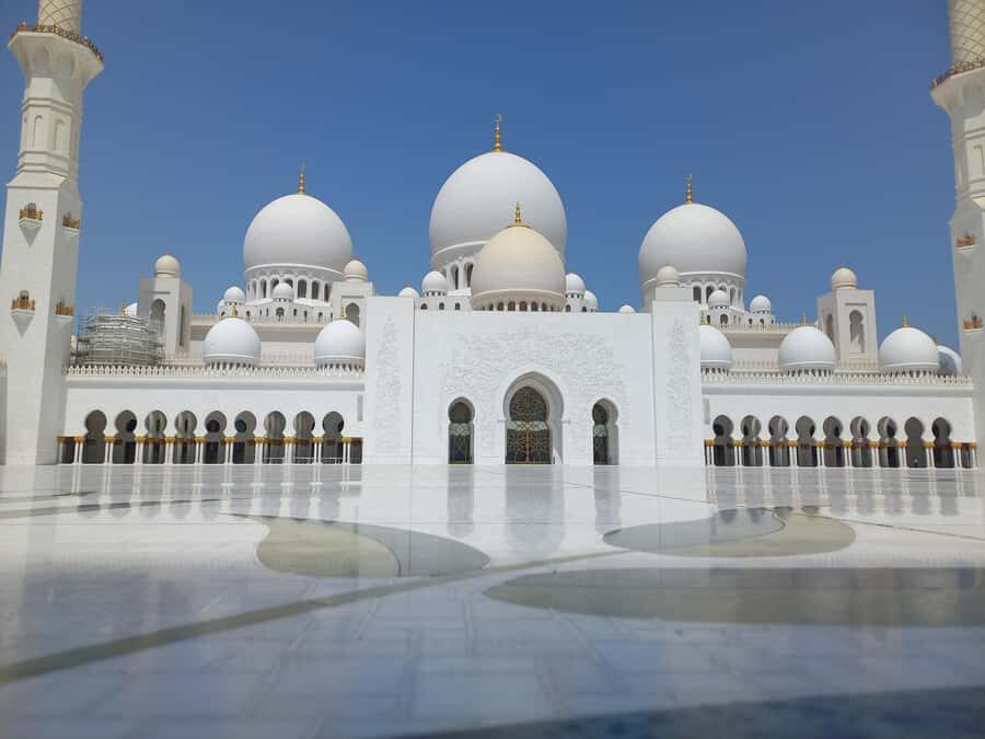 Discover Abu Dhabi: A Full-Day Tour with Lunch - Sheikh Zayed Grand Mosque: the main event (and how to handle it)
