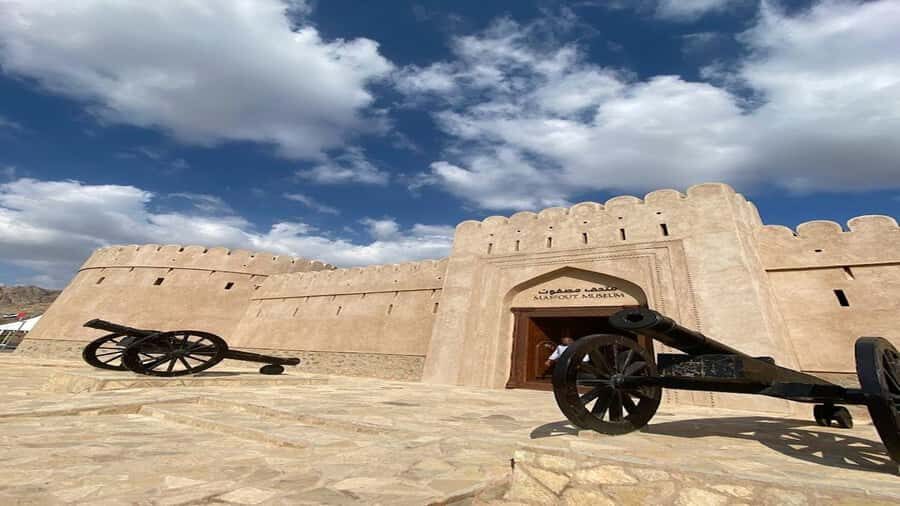 Discover Hatta Hidden Gem Private Tour with Kayaking & Honey - Al Boma Fort (Masfout castle): views that reward the stop