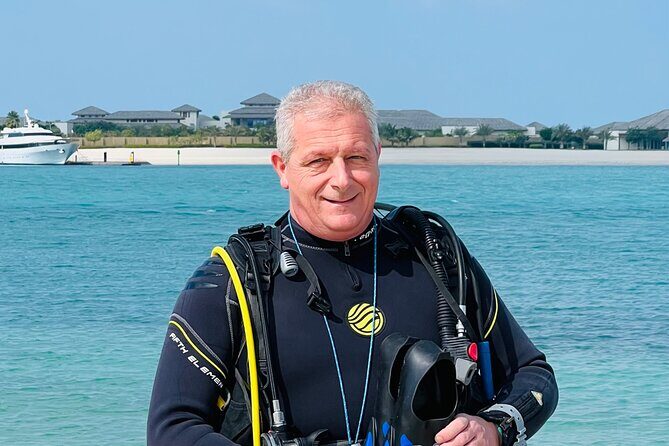 Discovery Scuba Diving in Dubai - Photos, videos, and the fish-feeding surprise