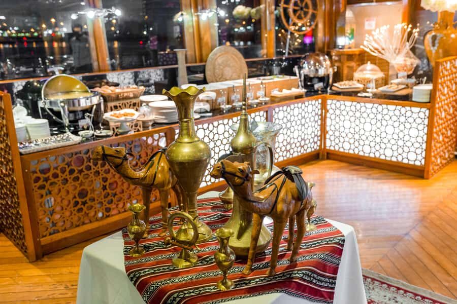 Dubai: 2-Hour Evening Dhow Cruise and Dinner - The buffet dinner: Arabic treats plus international favorites