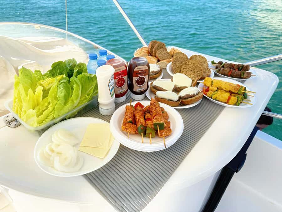 Dubai: 2 hr Private Yacht Cruise & softdrinks + Optional BBQ - What You’ll Be Enjoying on the Water