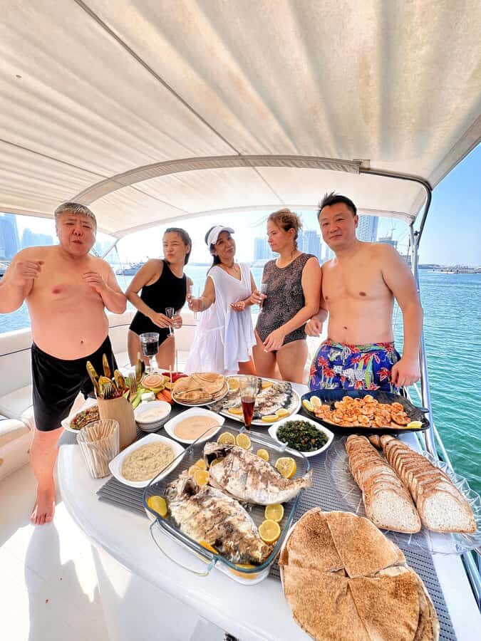 Dubai: 2 hr Private Yacht Cruise & softdrinks + Optional BBQ - Getting on Board: Meeting Point, Timing, and First Impressions