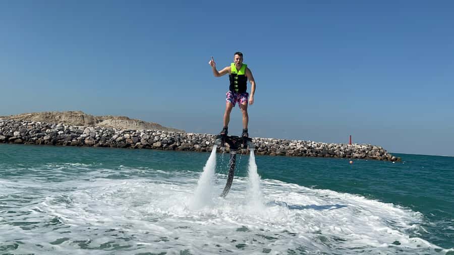 Dubai: 30-Min Flyboard with Burj Al Arab View & Soft Drink - Key things to know before you book