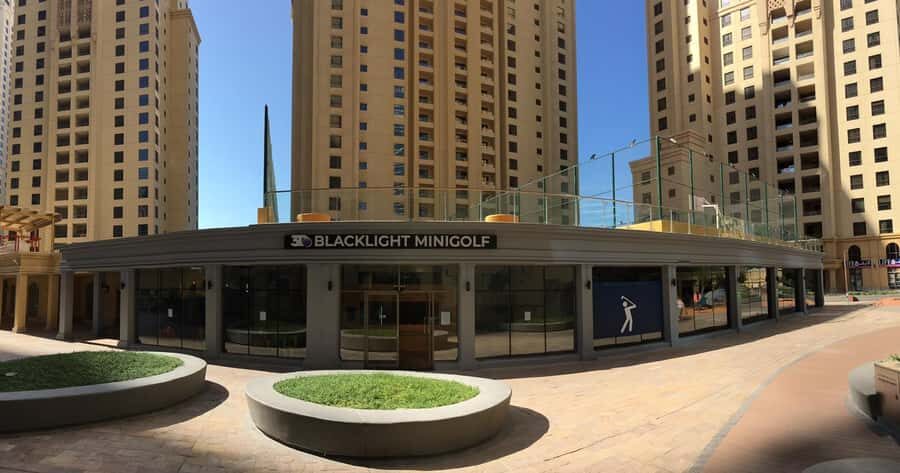 Dubai: 3D Glow-in-the-Dark Blacklight Mini Golf Experience - How the glow-in-the-dark 3D effect actually feels
