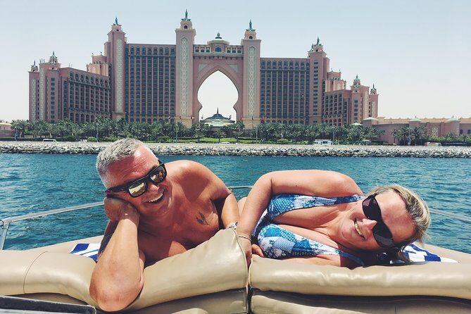 Dubai 3h Sea escape: Swim! Tan! Sightsee! - Onboard setup: bottled water, juice, Wi‑Fi, and a picnic plan