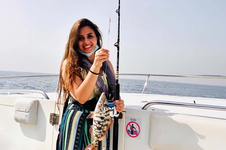 Dubai: 4-Hour Deep Sea Fishing, Trolling, Casting - The Scenic Run: Atlantis, Burj Al Arab, and JBR Breaks