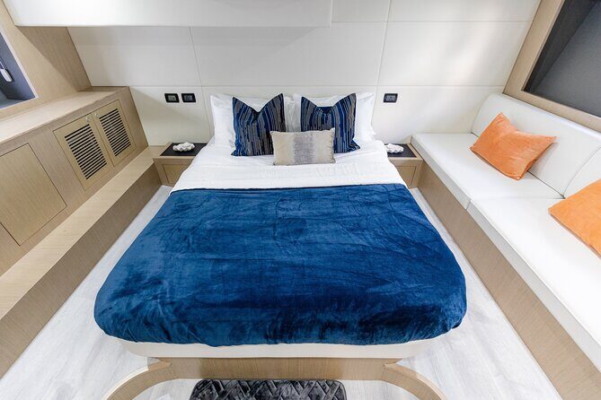 Dubai: 52ft Private Luxury Yacht For Rental - The Skyline Loop: From Dubai Marina to JBR and Bluewaters