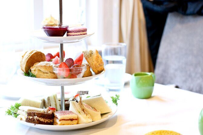 Dubai Afternoon High Tea in the Iconic Burj Al Arab with Transfer - Food Service and the Flow of Your 2 Hours