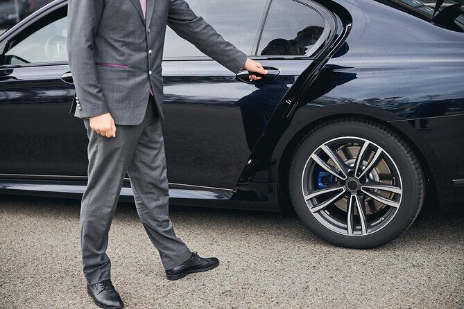 Dubai Airport Transfer to Dubai Hotel - The meet-and-greet: your fastest way out of the airport