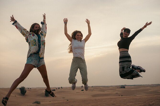 Dubai: Al Marmoom Oasis Vintage Safari: Camels, Stargazing & Meal - Oasis by OceanAir at sunset: falcon show, henna, and Arabian makeovers