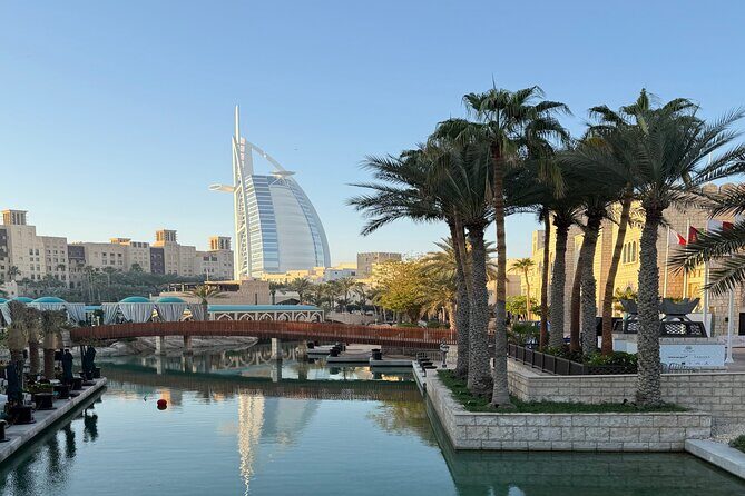 Dubai Aladdin Adventure with entry view the palm and Atlantis - Atlantis and Lost Chambers: the aquarium stop that works for adults too