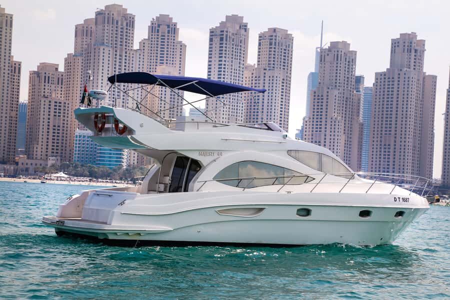 Dubai: Atlantis and Burj Al Arab Cruise on Luxury Yacht - Why a Dubai marina yacht beats the land-view routine
